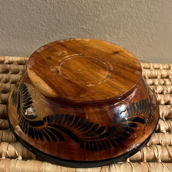 2 Wood Mexican Folk Art Hand Painted Lacquer Signed Bowls - Picture 4 of 12